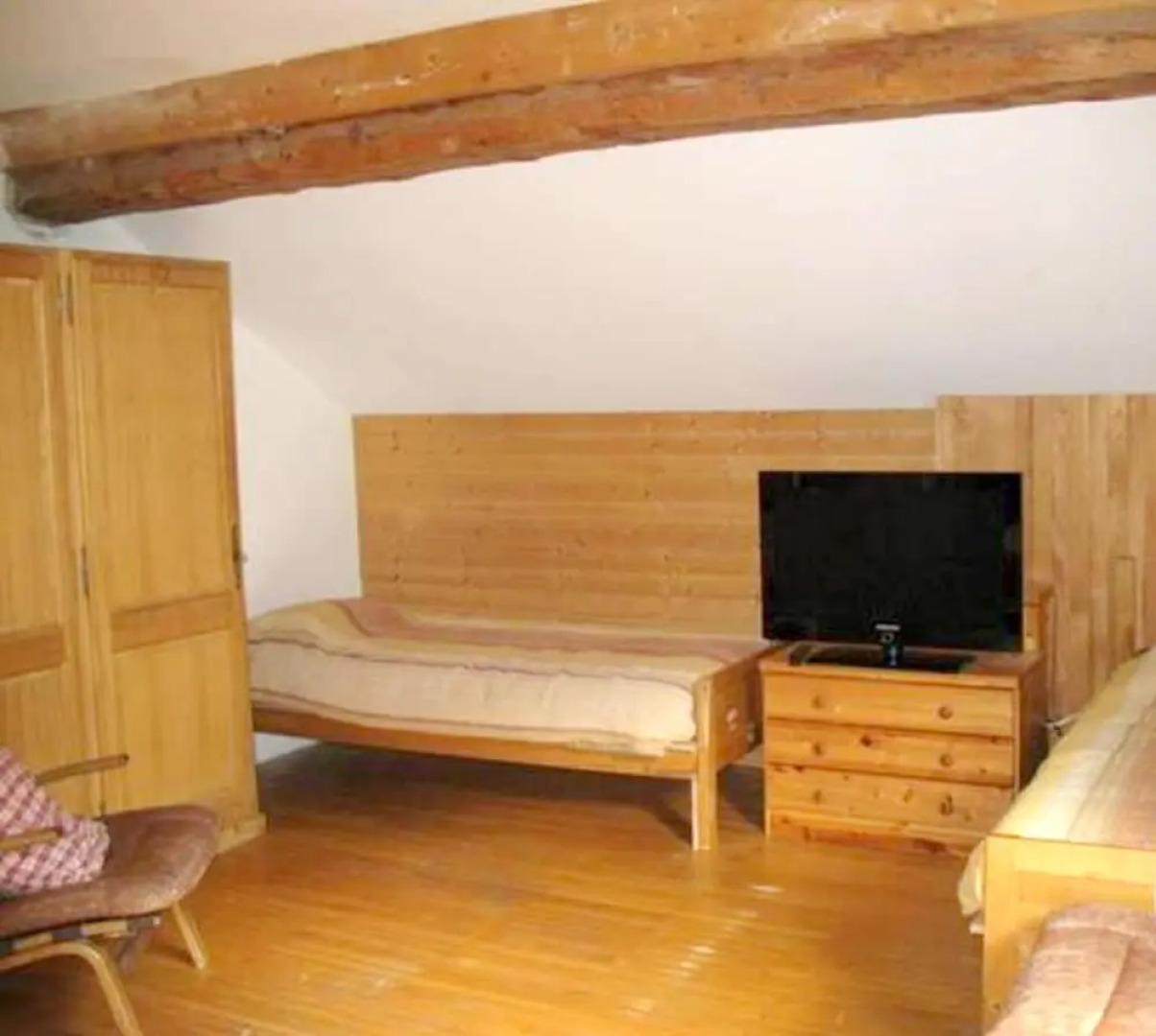 Chalet With 3 Bedrooms in La Léchère, With Wonderful Mountain View and Furnished Garden