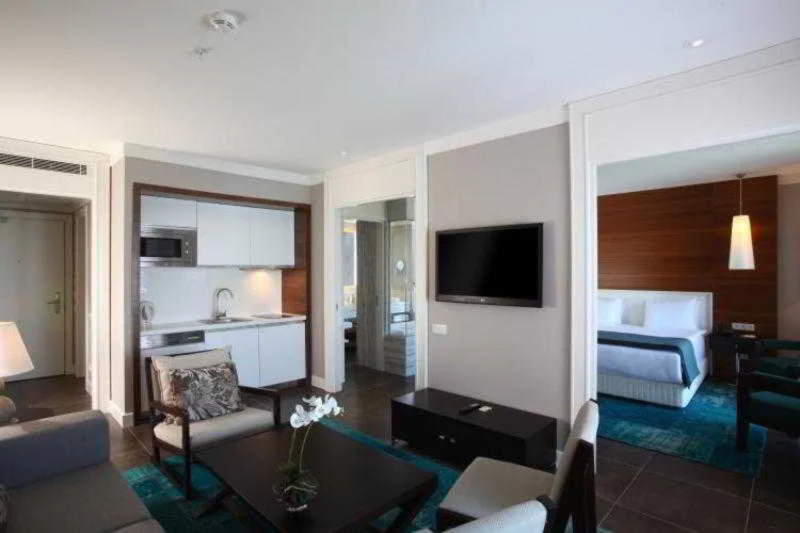 Sundance Residences & Suites Hotel