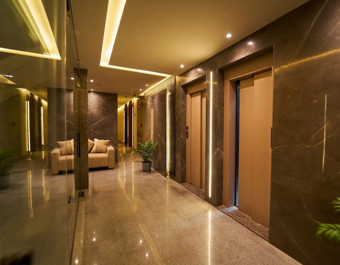 New Pyramid Front Hotel