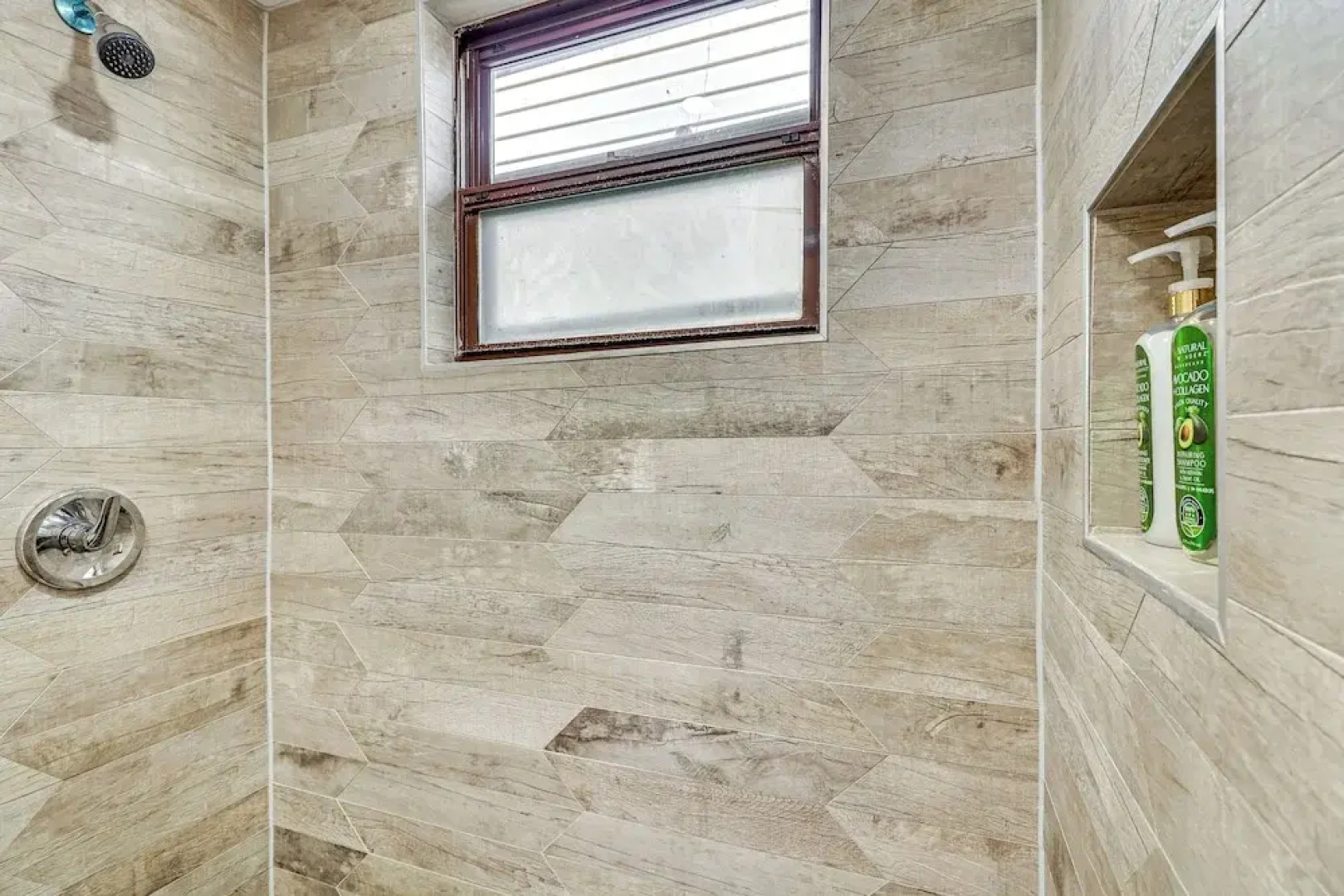 Cozy Keansburg Cottage: Walk to Beach & Boardwalk!