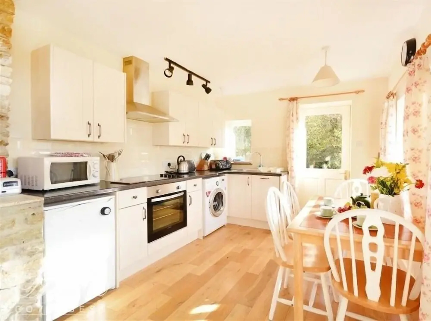 Whispering Pines Cottage, West Bexington