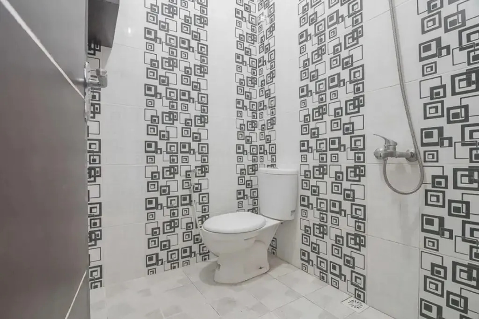 Hotel Aqila by Reddoorz