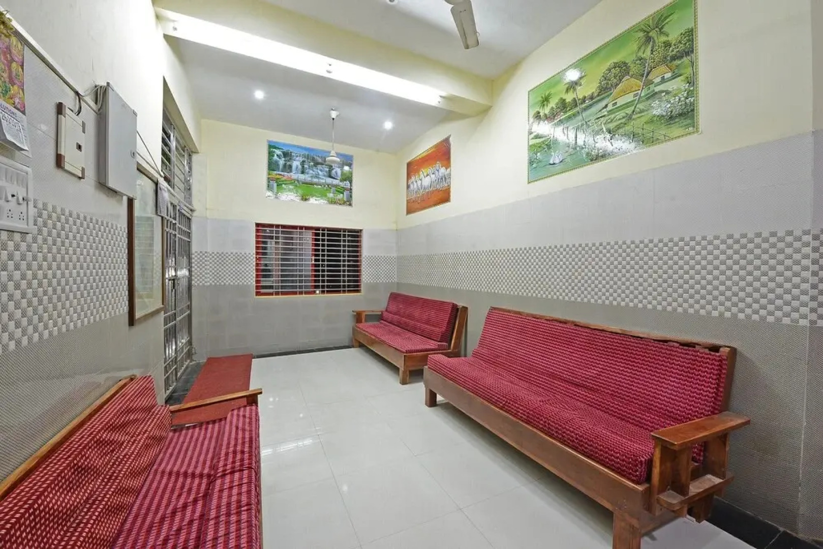 Oyo 29663 Sp Highway Inn