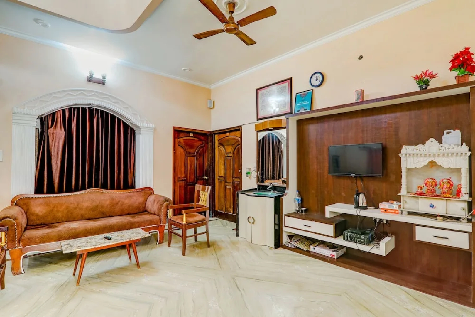Fabhotel Raka Inn