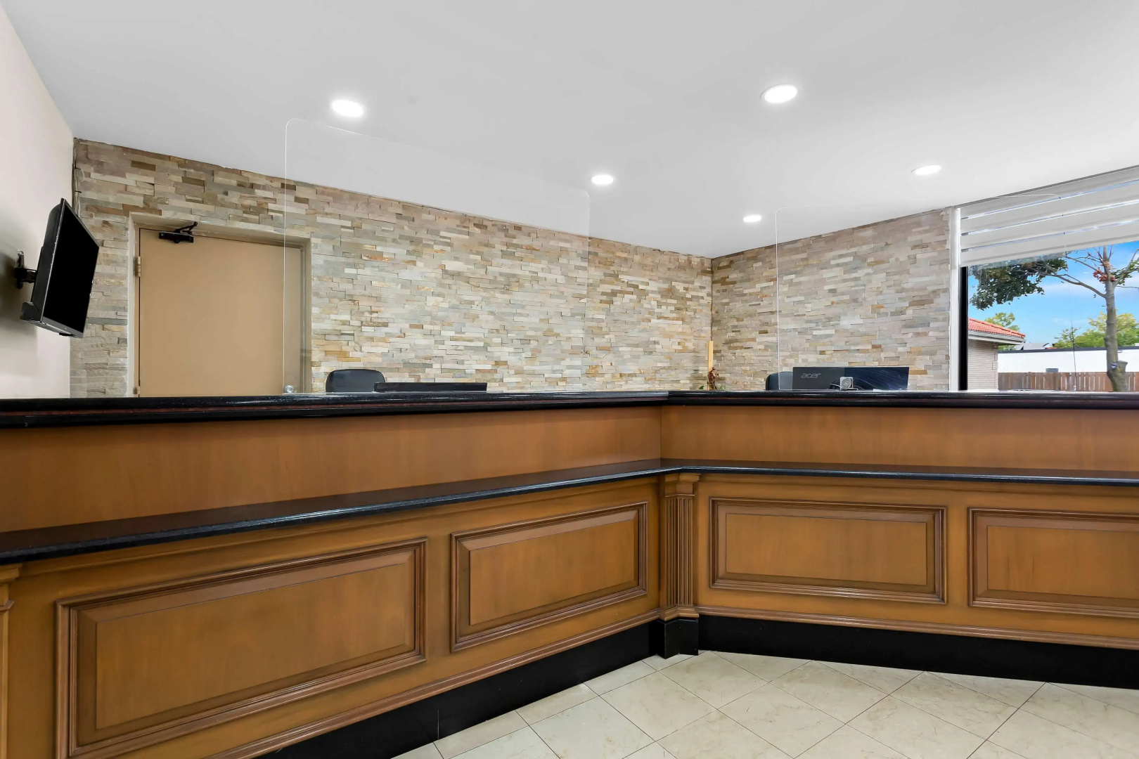 SureStay Plus by Best Western Windsor