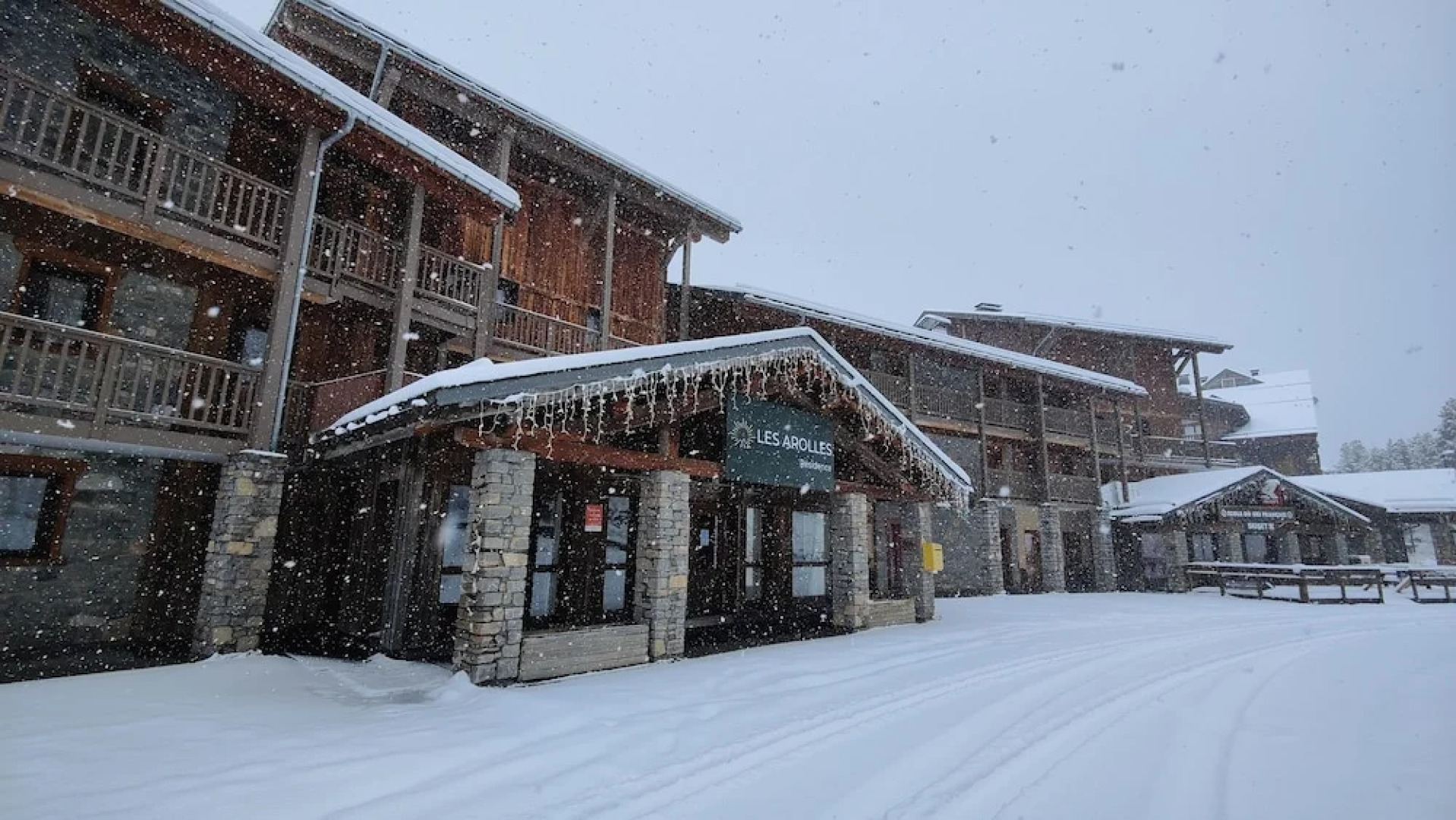 Résidence Les Arolles by Les Etincelles