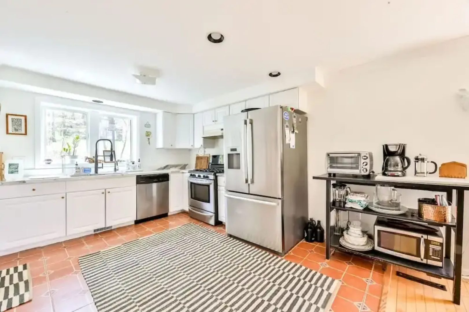 Hunter Mountain Ski House - Tesla Charger