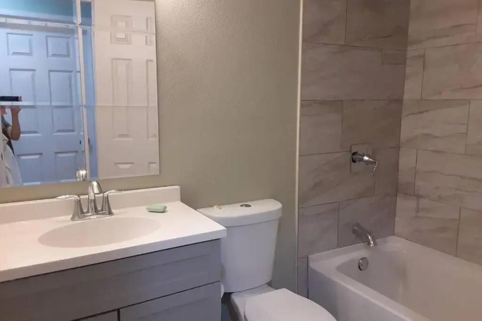 House with private swimming pool 3-6-8 f deep