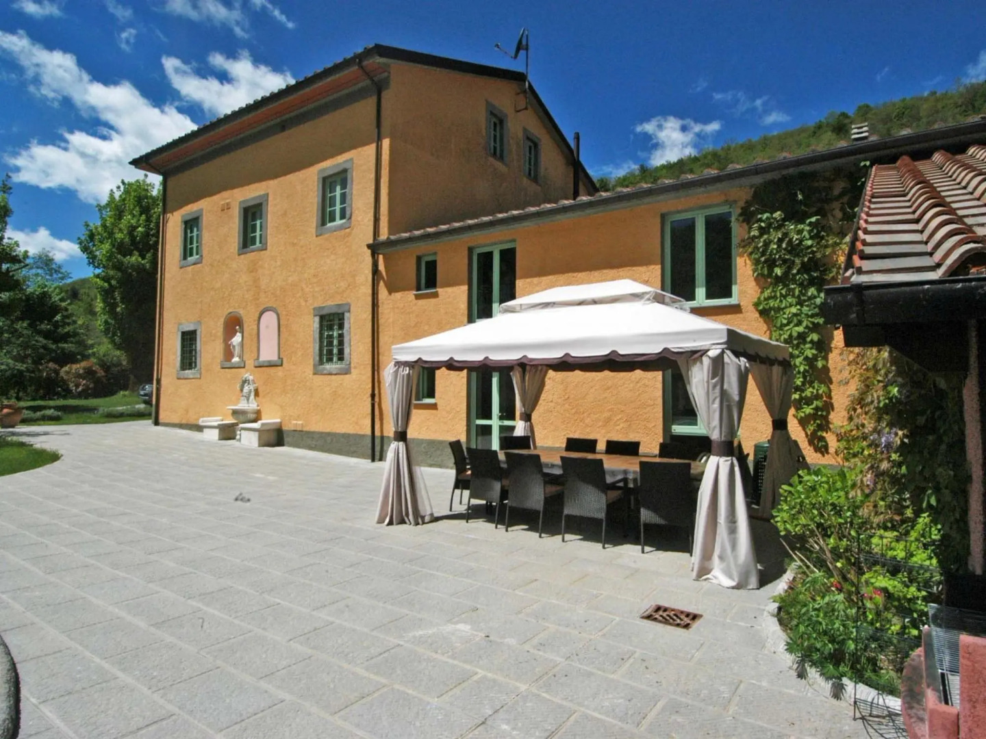 Exclusive Villa Surrounded by Peaceful Pistoia With Private Pool & Spa