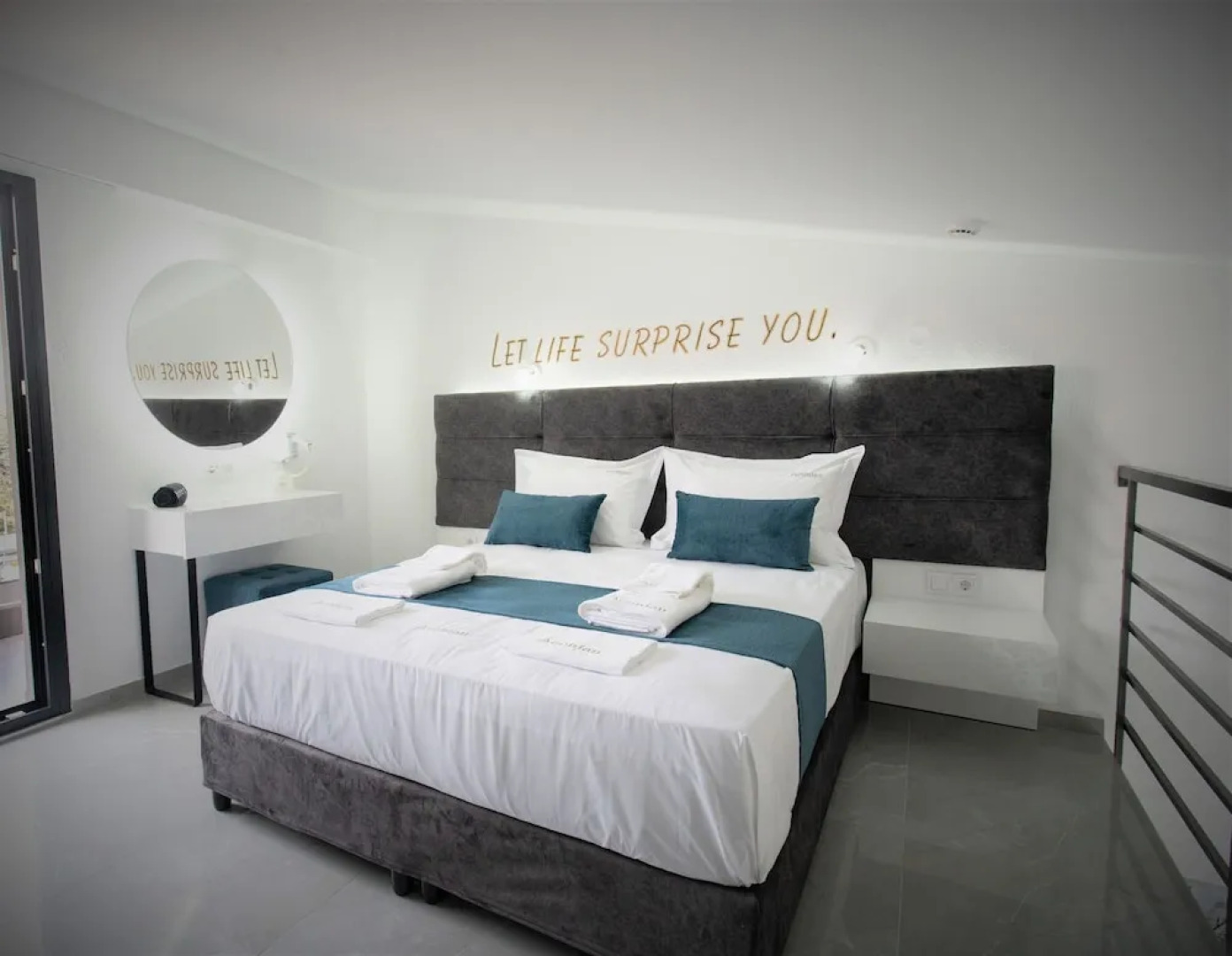 Aeonian Luxury Suites