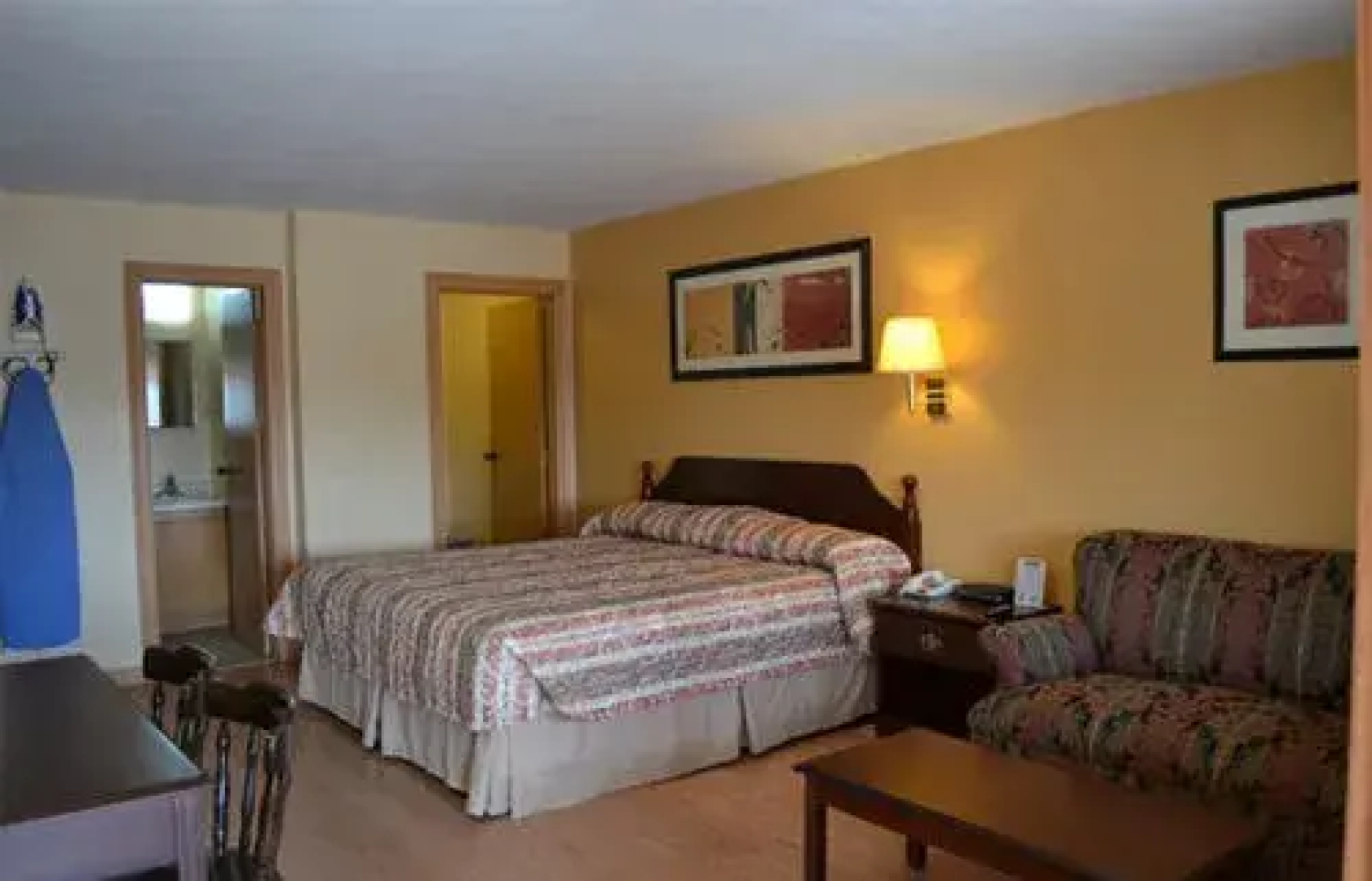 Deluxe Inn and Suites Weslaco