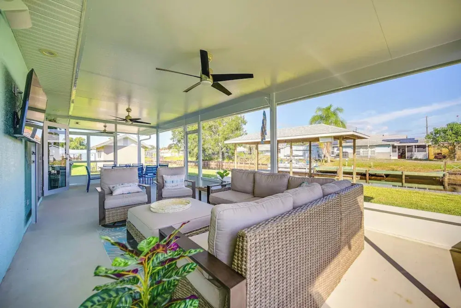 Sebring Serenity: Waterfront Retreat w/ Boat Dock!