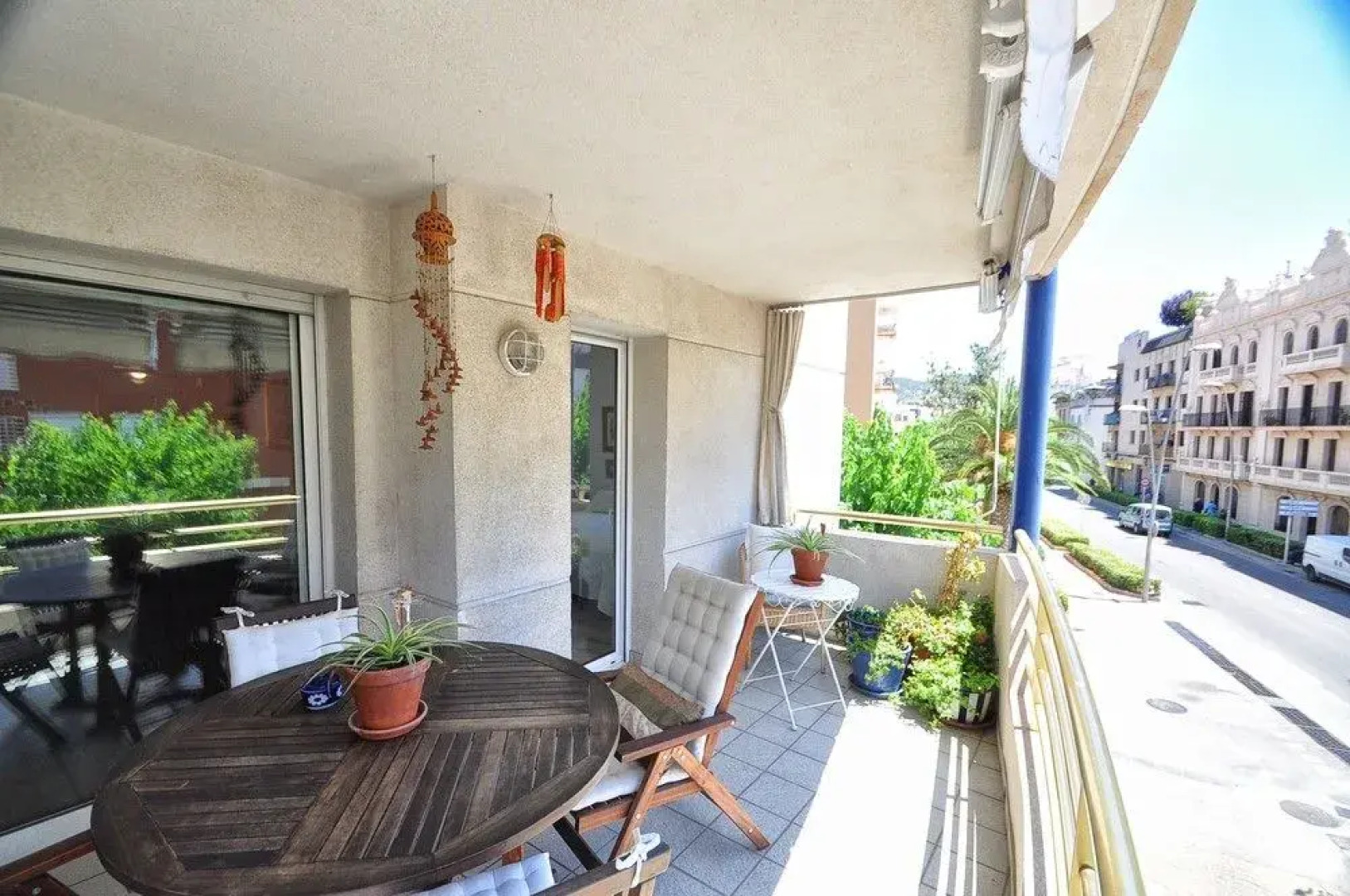 2BR Center & Swimming Pool