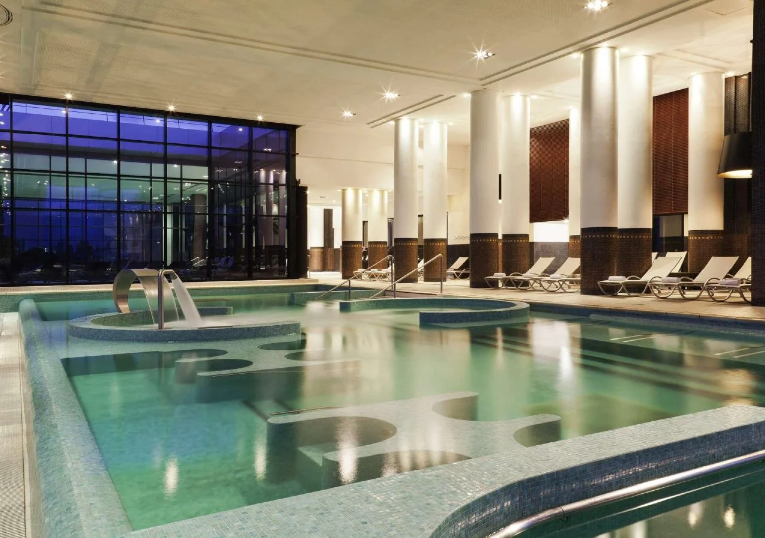 Hôtel du Lac dEnghien les Bains