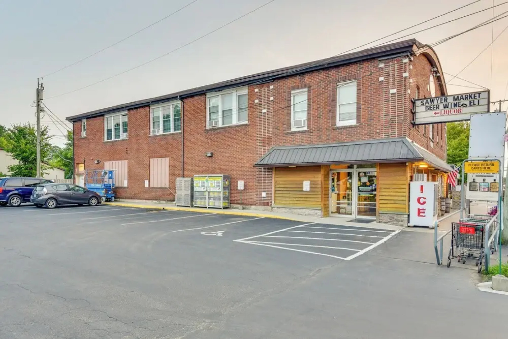 3 Mi to Lake Michigan: Pet-friendly Apt in Sawyer