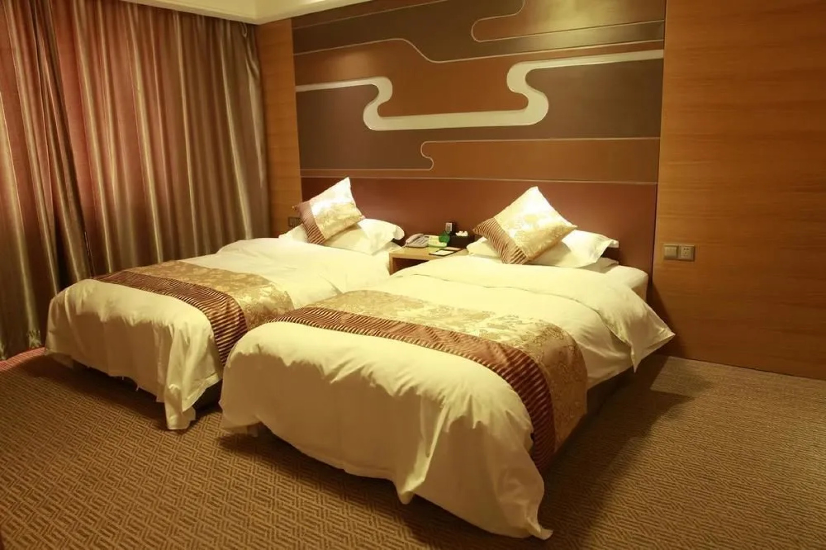 Yantai Tonghui Hotel