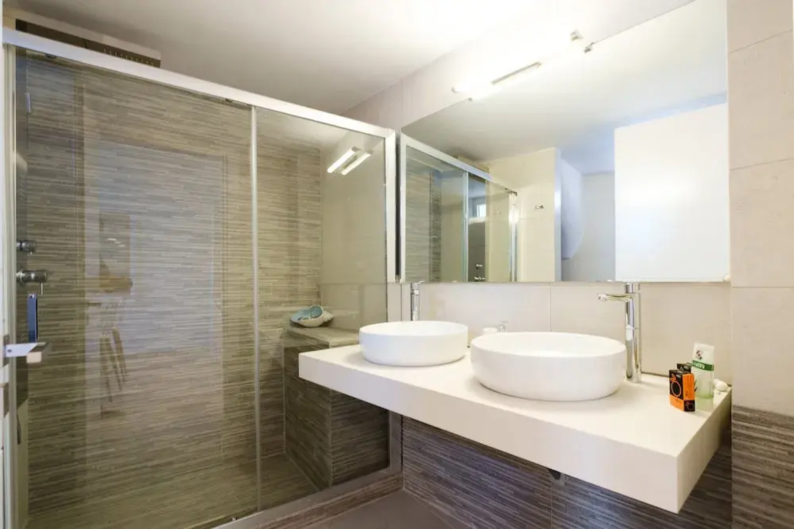 Cozy Home close to old Port Sea Front & Parking