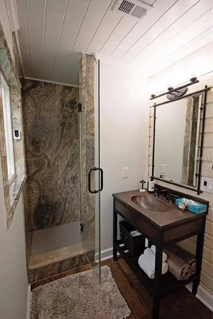 6West Beach Cottages