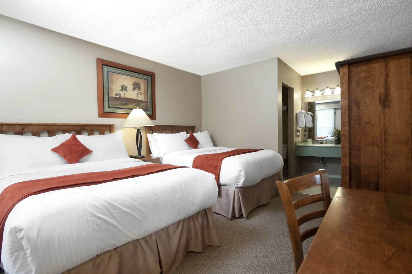Tonquin Inn