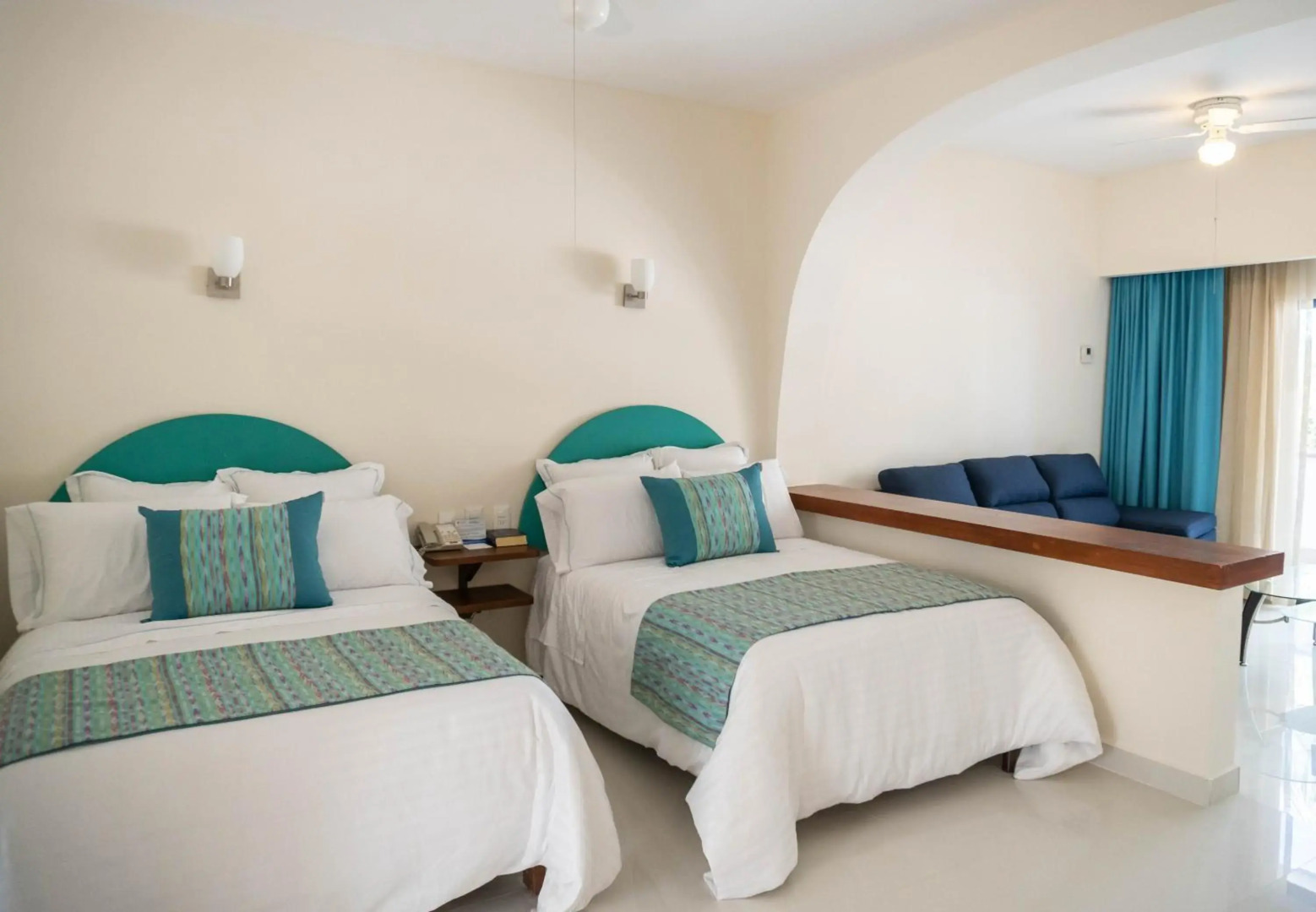 The Westmarine Waterfront Hotel