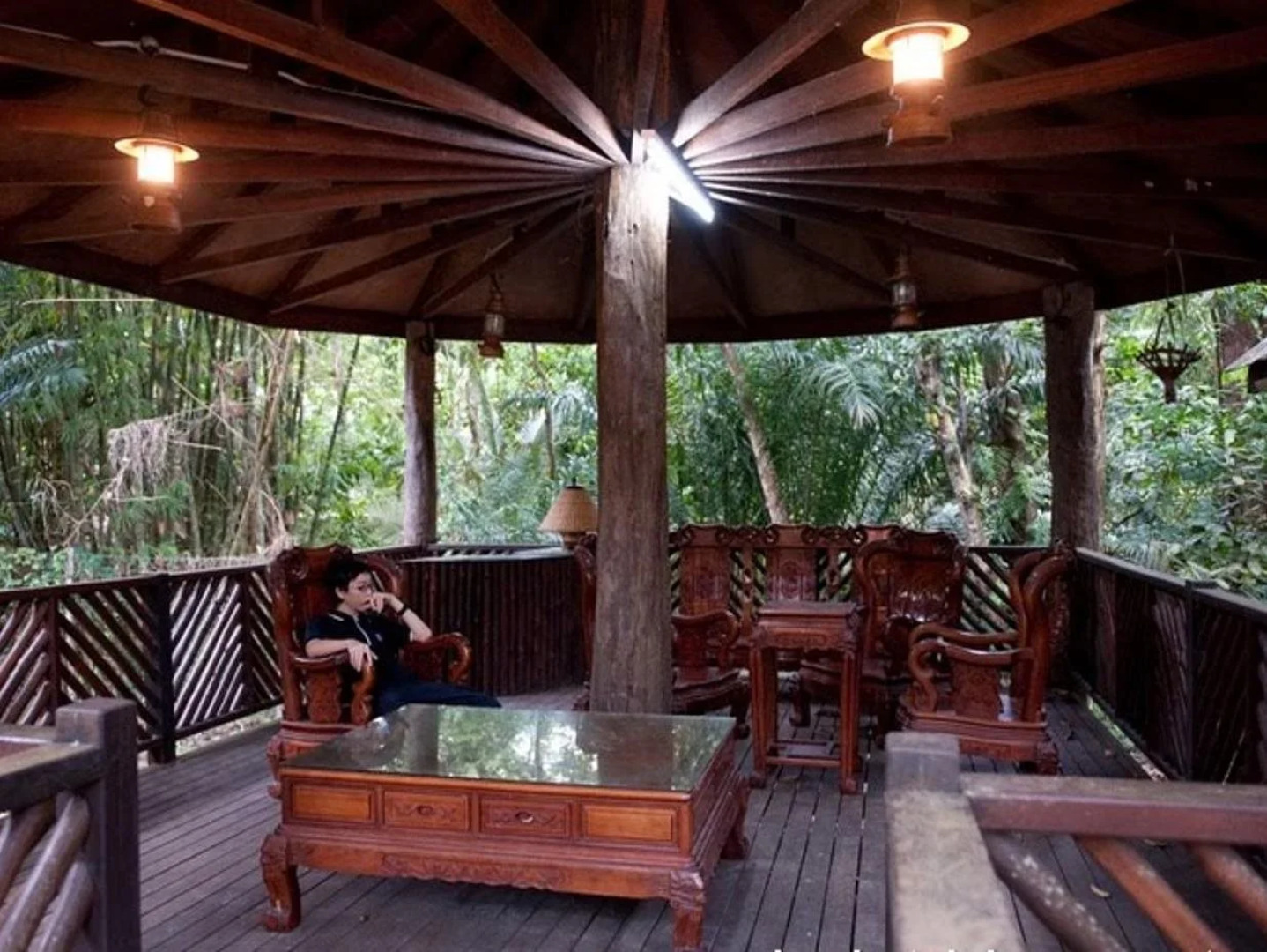 Hotel Longhouse