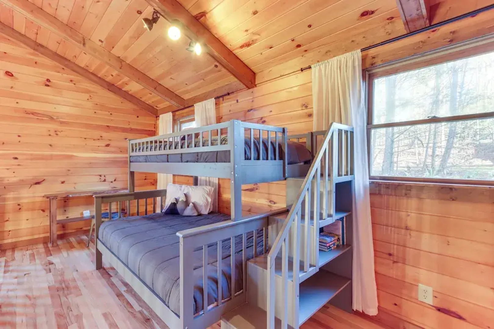 Secluded Cherry Log Cabin w/ Hot Tub + Swings!