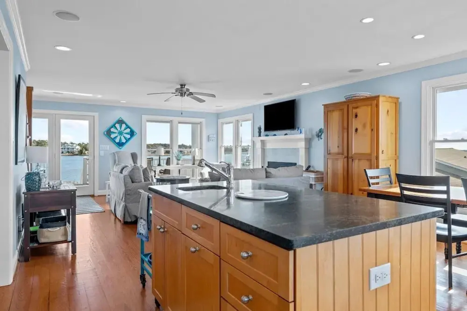 Downeast Retreat 4 Bedroom Home by RedAwning