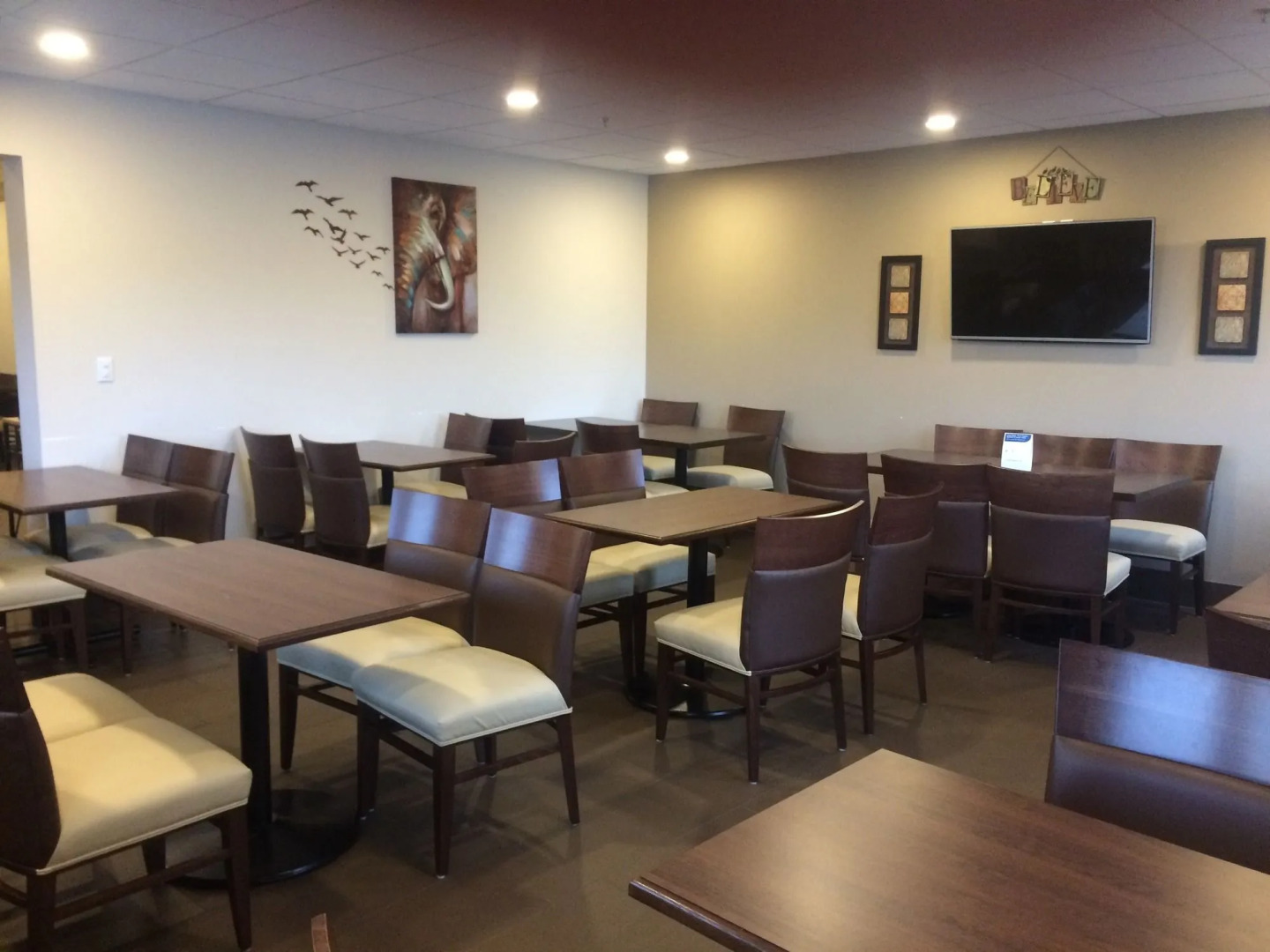 Comfort Inn & Suites Medicine Hat