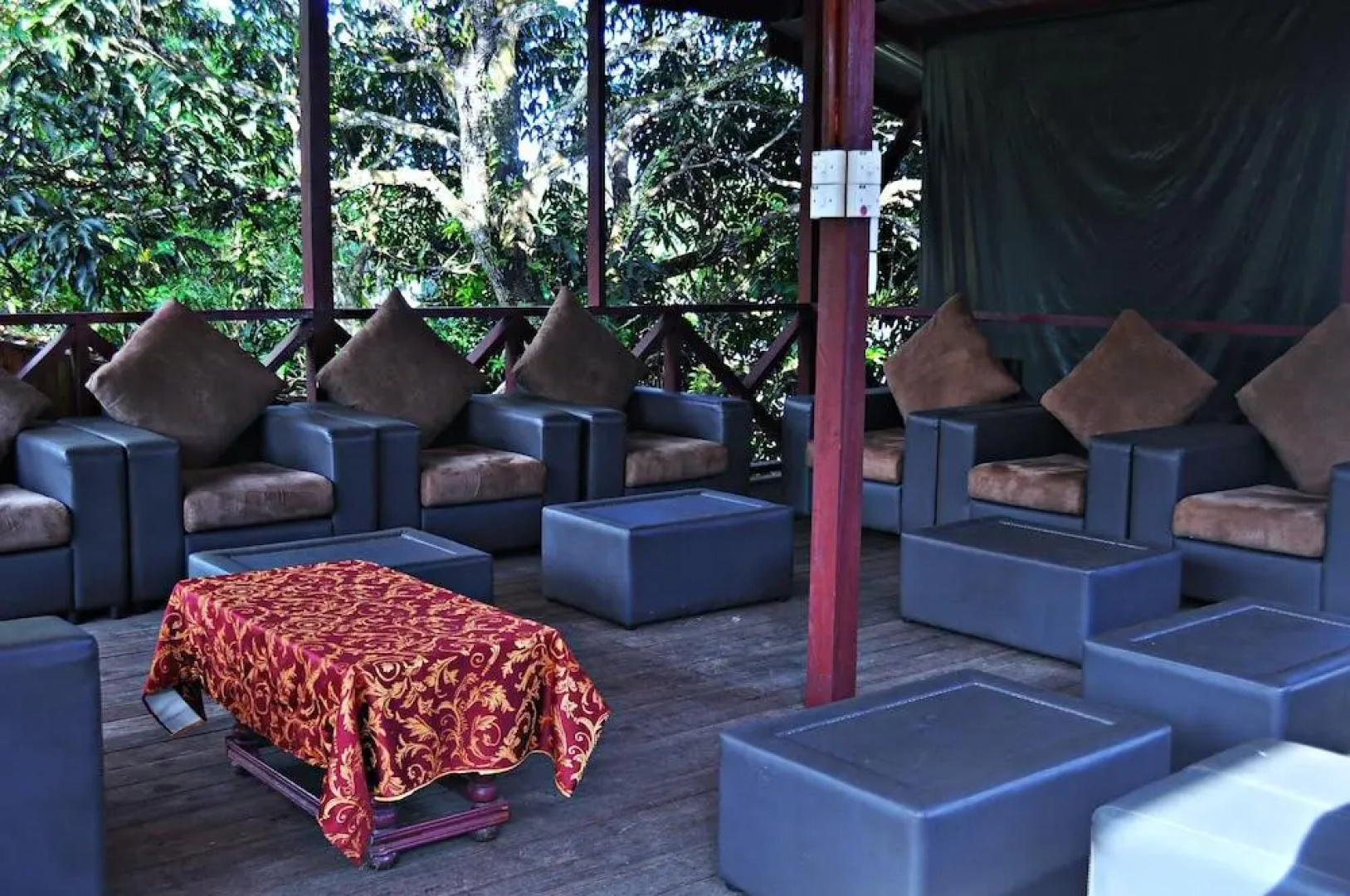 Sukau Greenview Bed and Breakfast
