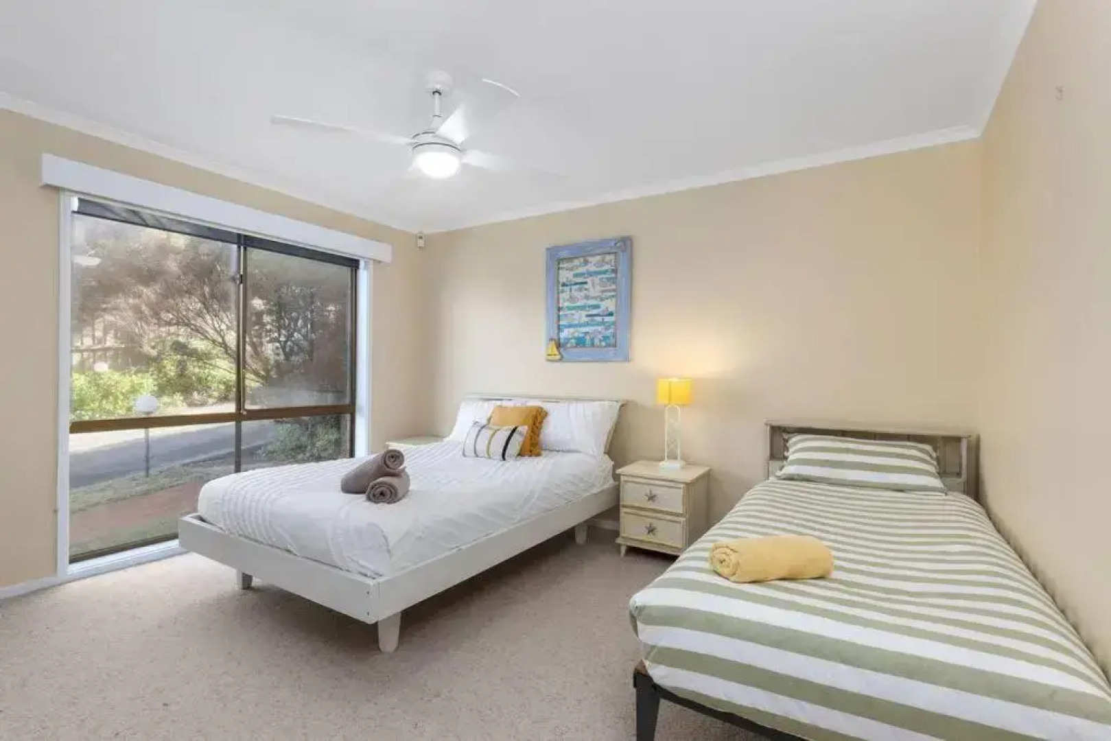 Sea Breeze on Orton - 5 minute walk to the beach!