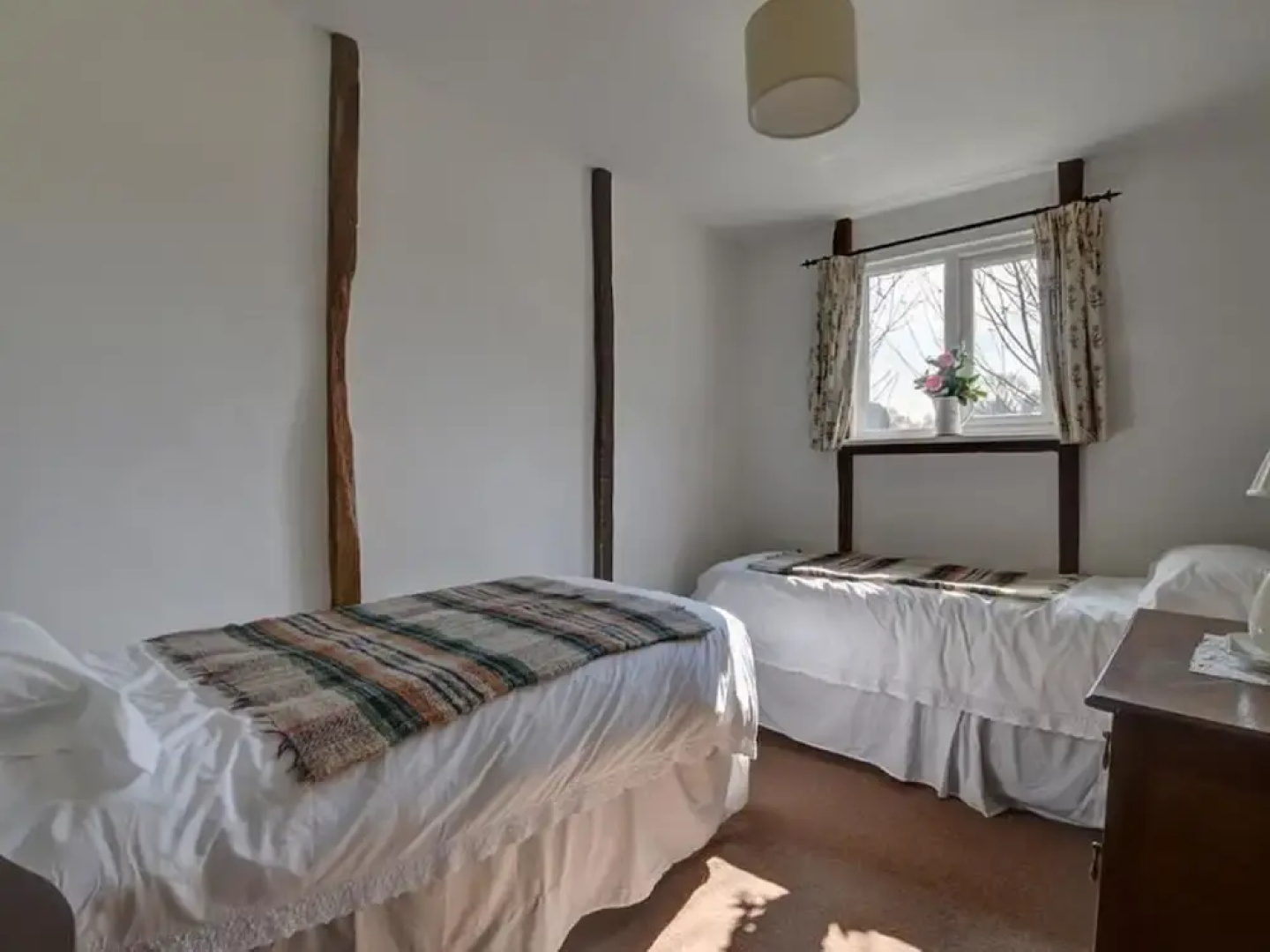 Stunning cottage set in quiet farmyard in Biddenden countryside