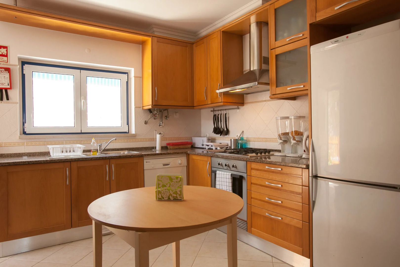 Ericeira Chill Hill Hostel & Private Rooms - Sea Food