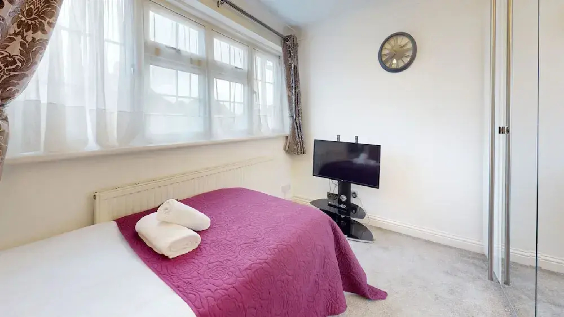 Charming 5-bed House in Grays