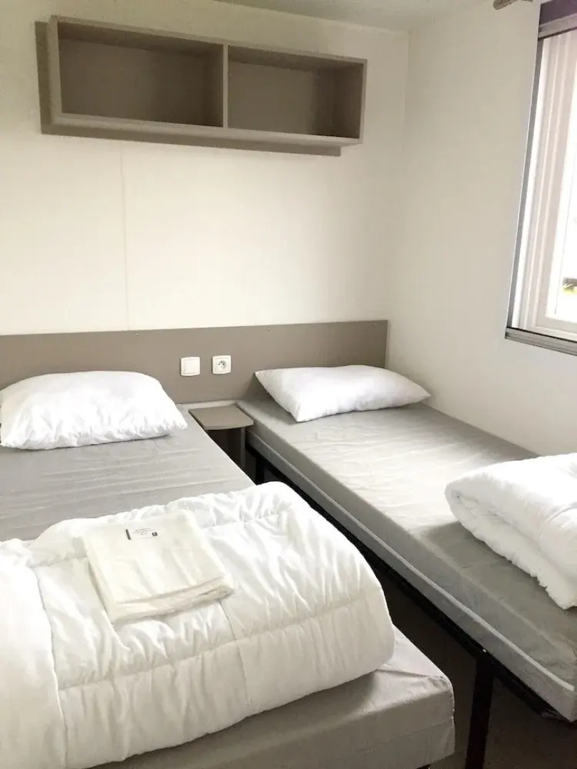 Property With 3 Bedrooms in Les Mathes, With Pool Access and Furnished