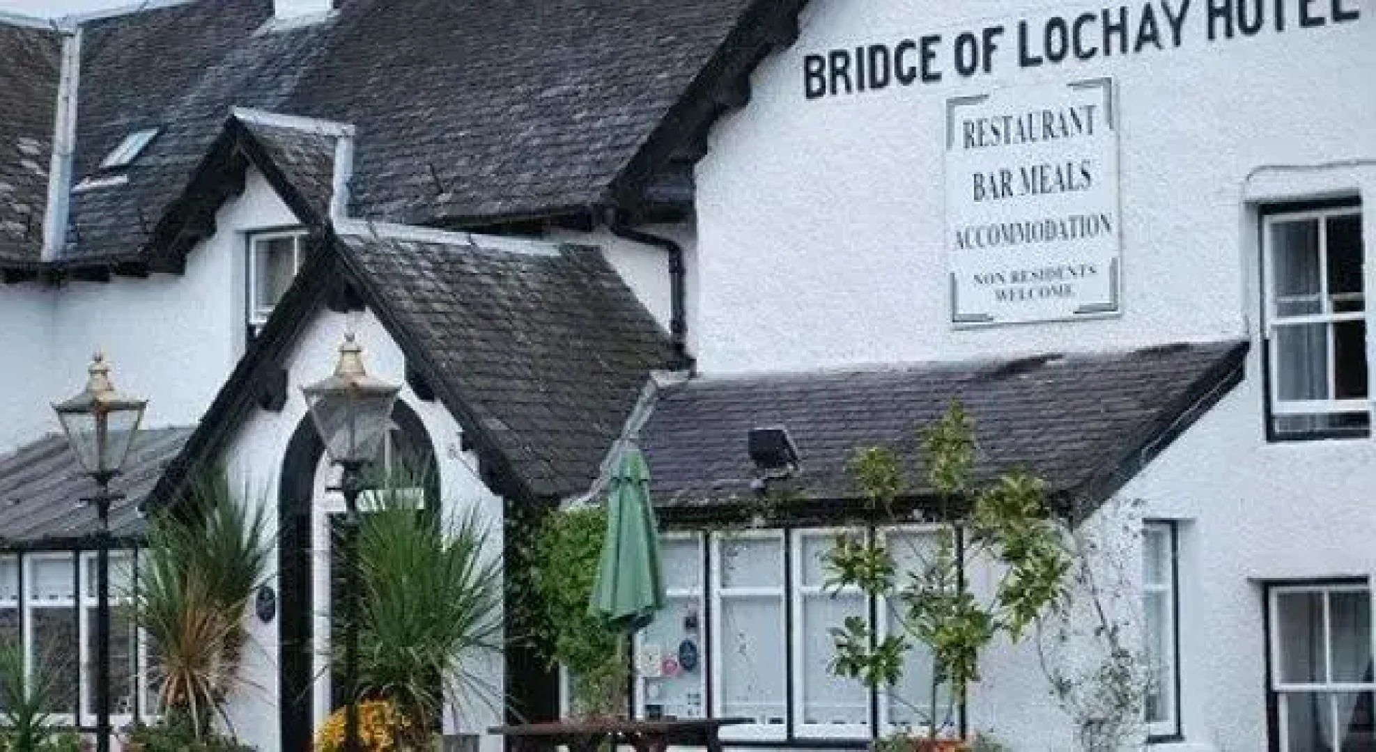 The Bridge Of Lochay Hotel