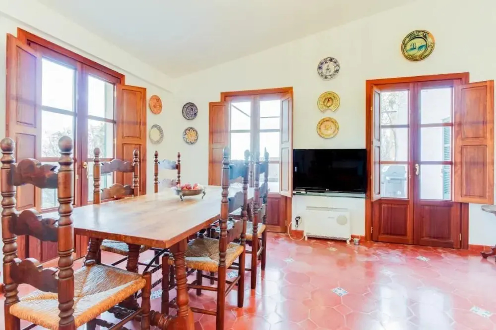 Villa in Consell With Private Pool, air Conditioning and Wifi