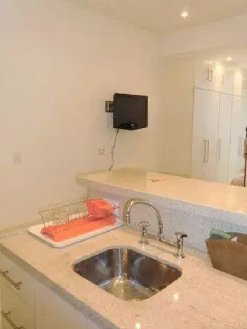 Studio Apartment in Leblon Near the Beach