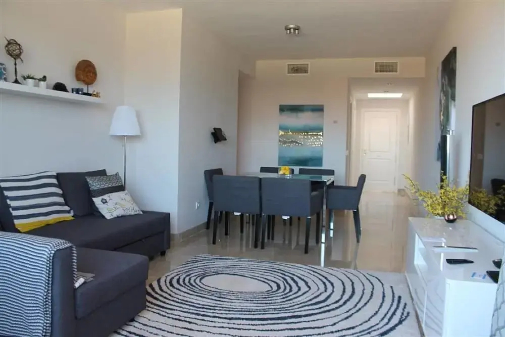 Luxury 2 Bed Penthouse Apt With 5 Swimming Pools