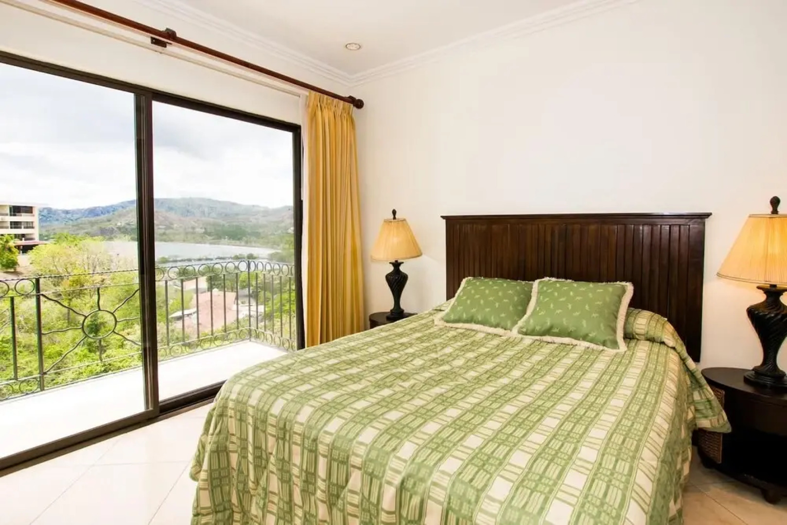 Luxury 3 bedroom condo with ocean view and private balcony