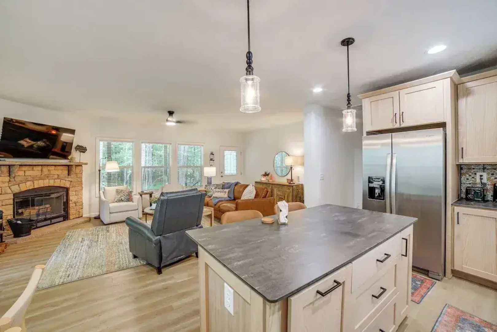 Lake Access, Pools & More: Family Home in Stanwood