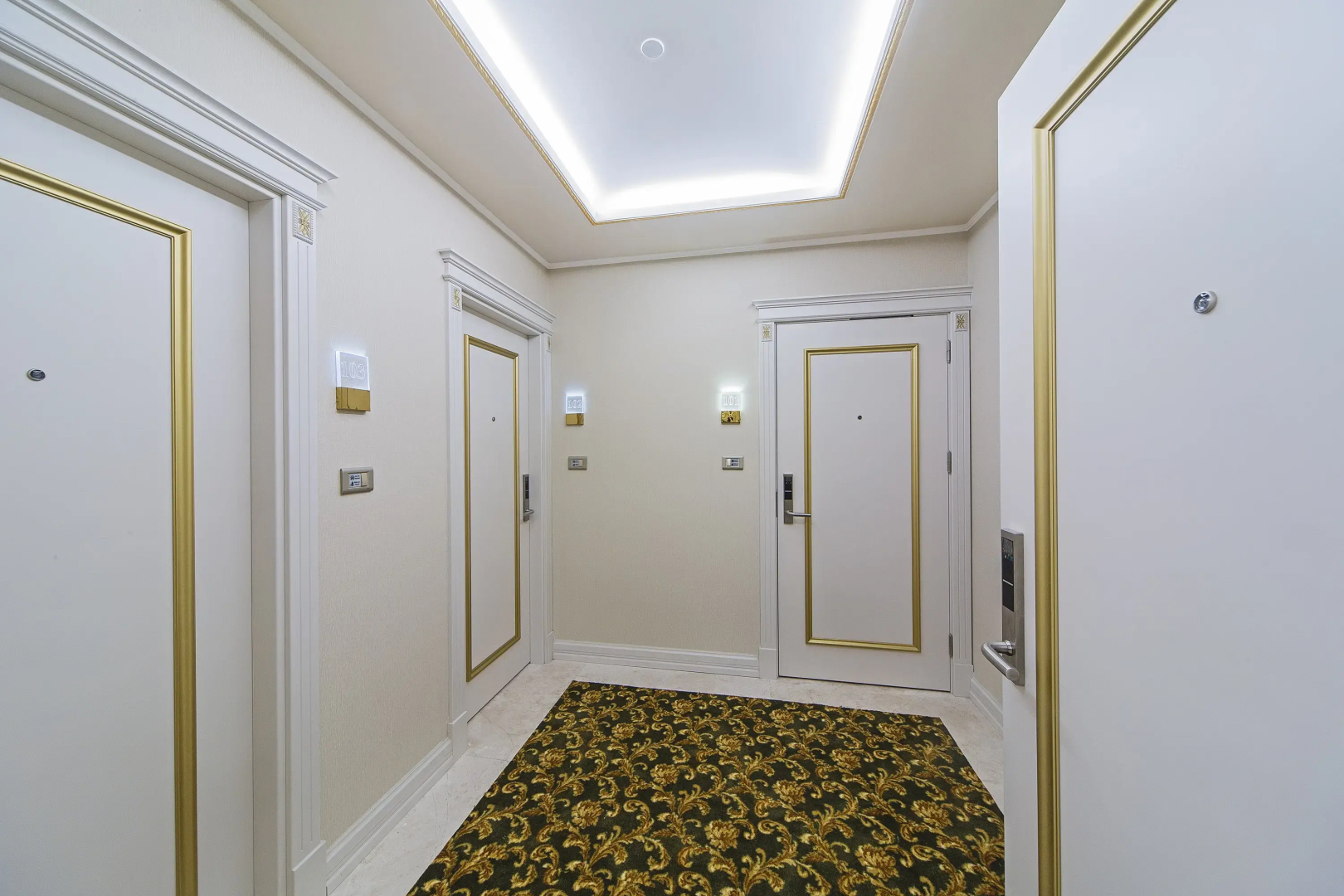 Grand Naki Hotel