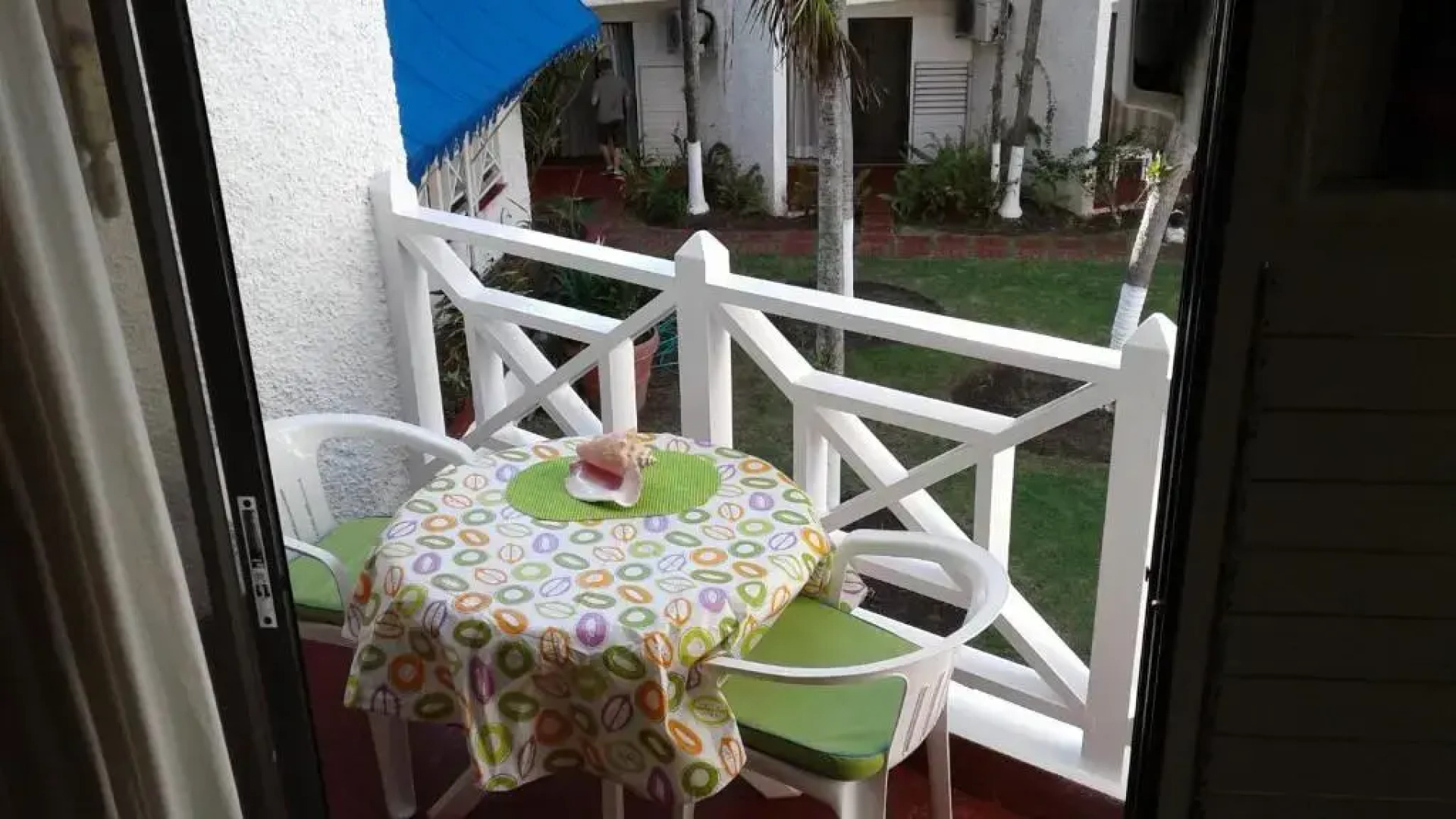 Chrisanns Beach Resort Apt 21