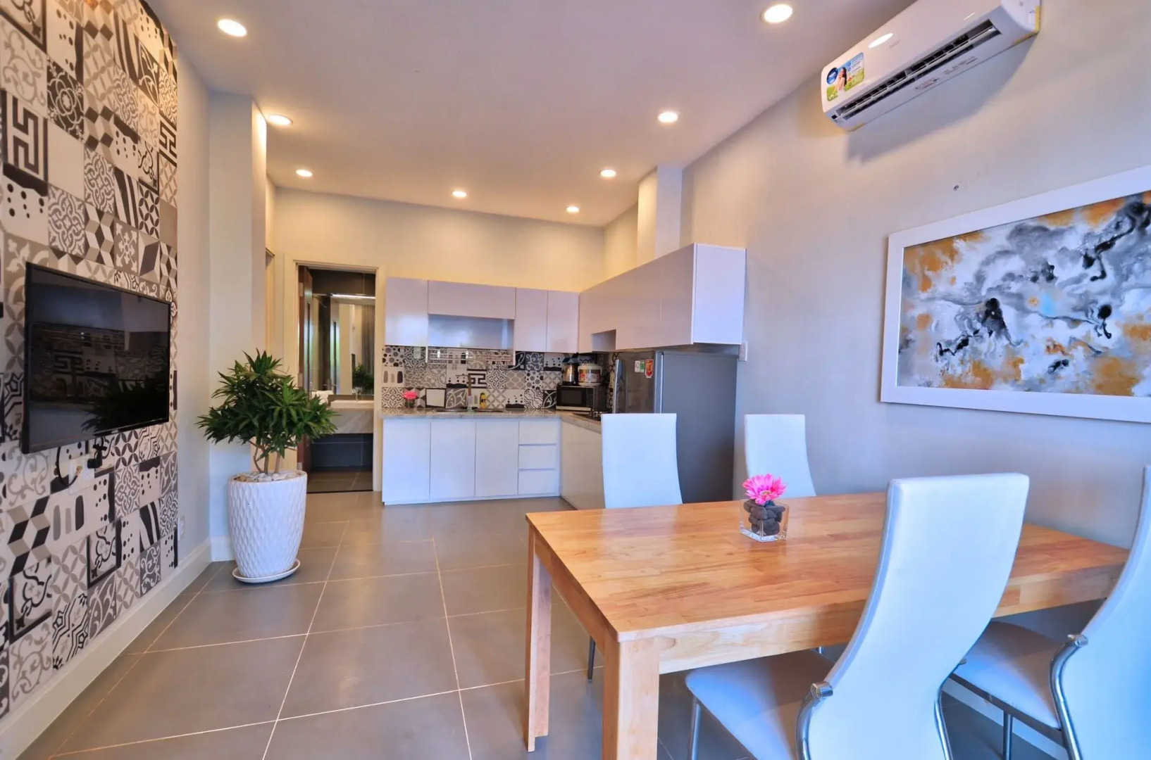 The Wind Resort - Tropical Hillside Escape