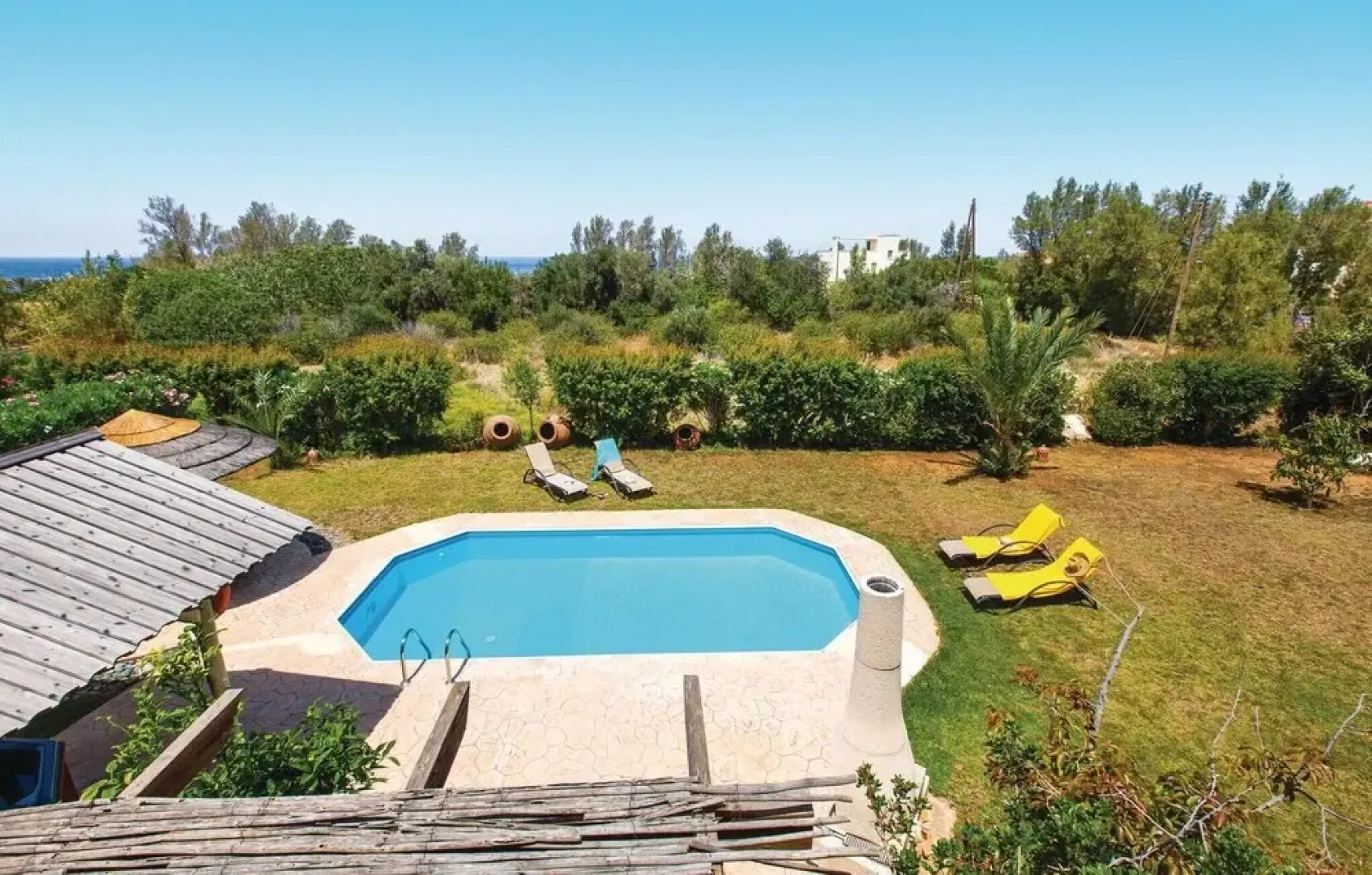 Beautiful Home in Pomos With Wifi and 2 Bedrooms