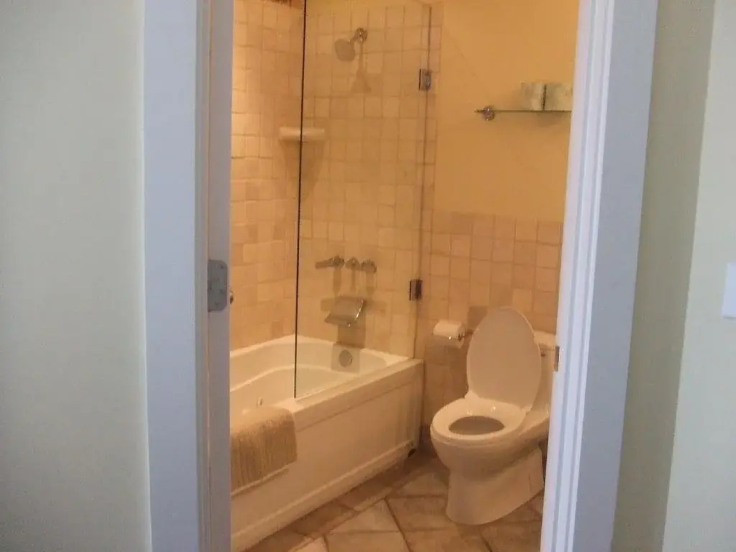 Meeting Street Suites