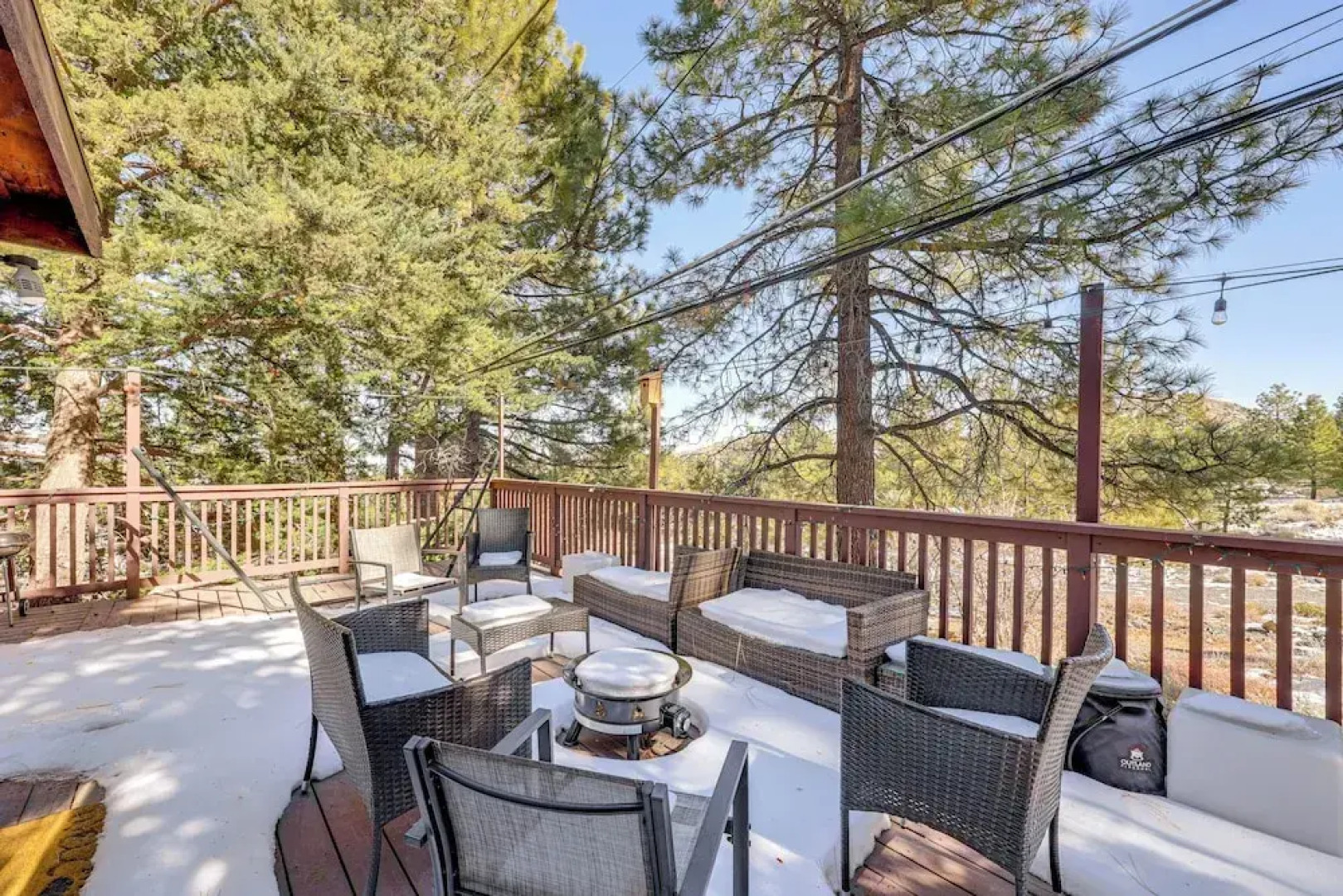 Wraparound Deck & Grill: Wrightwood Cabin Near PCT