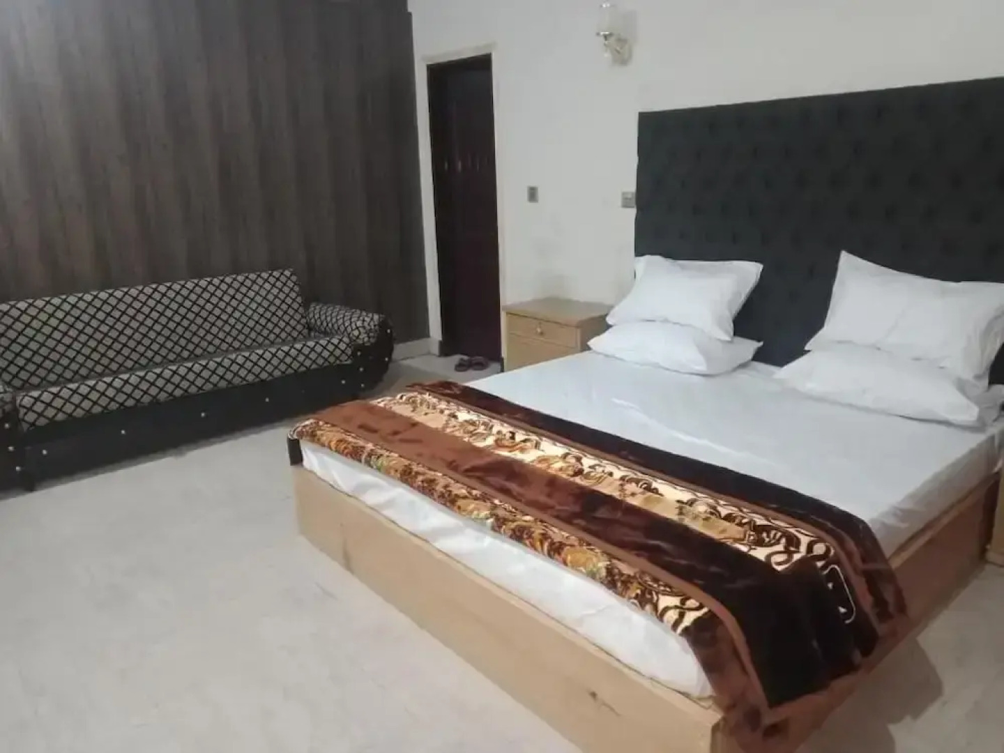 Hill Top Hotel Shogran