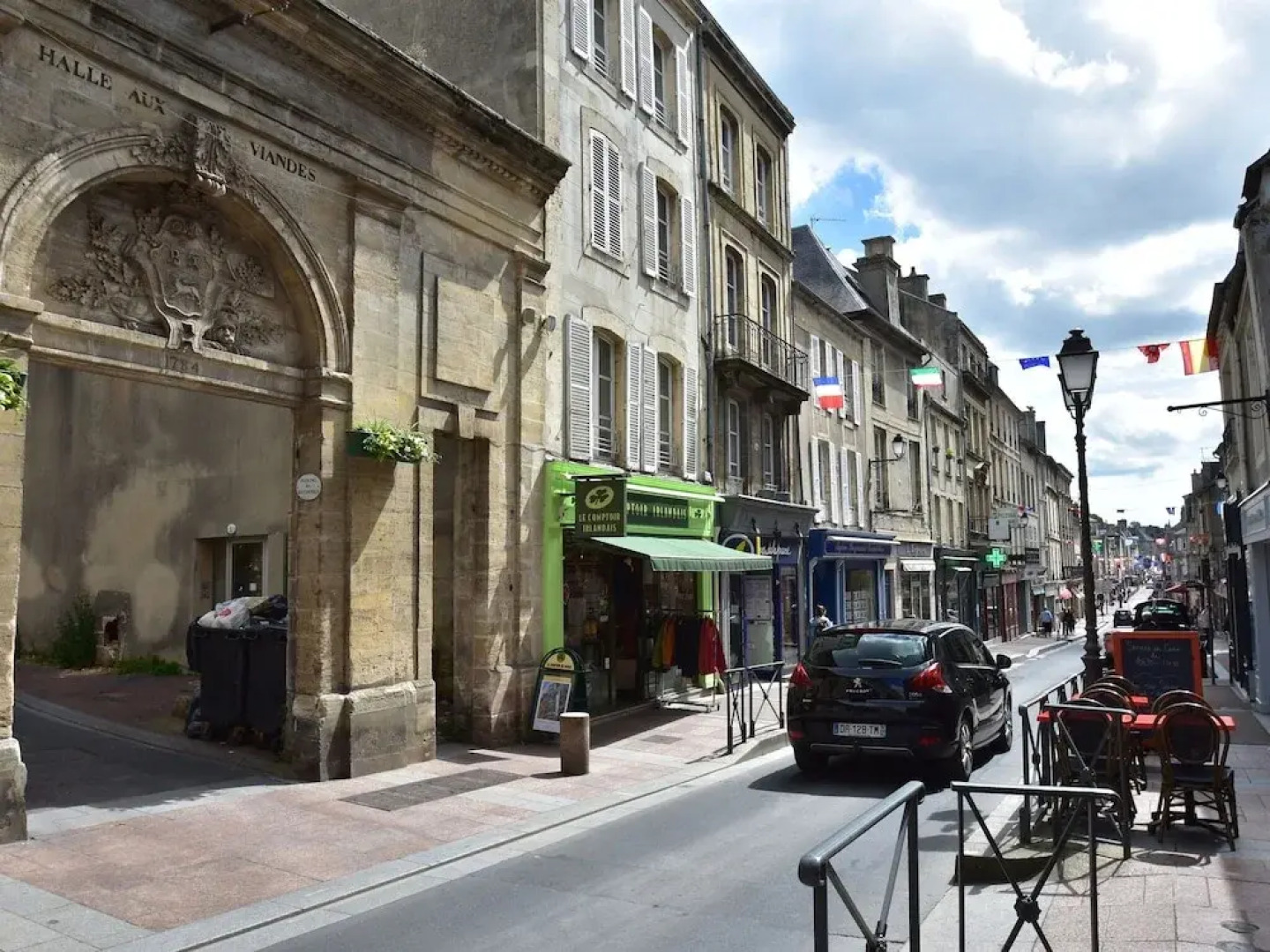 Modern Chalet in Bayeux With Garden