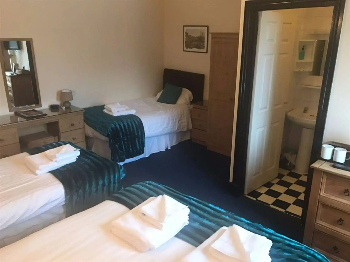 County Hotel