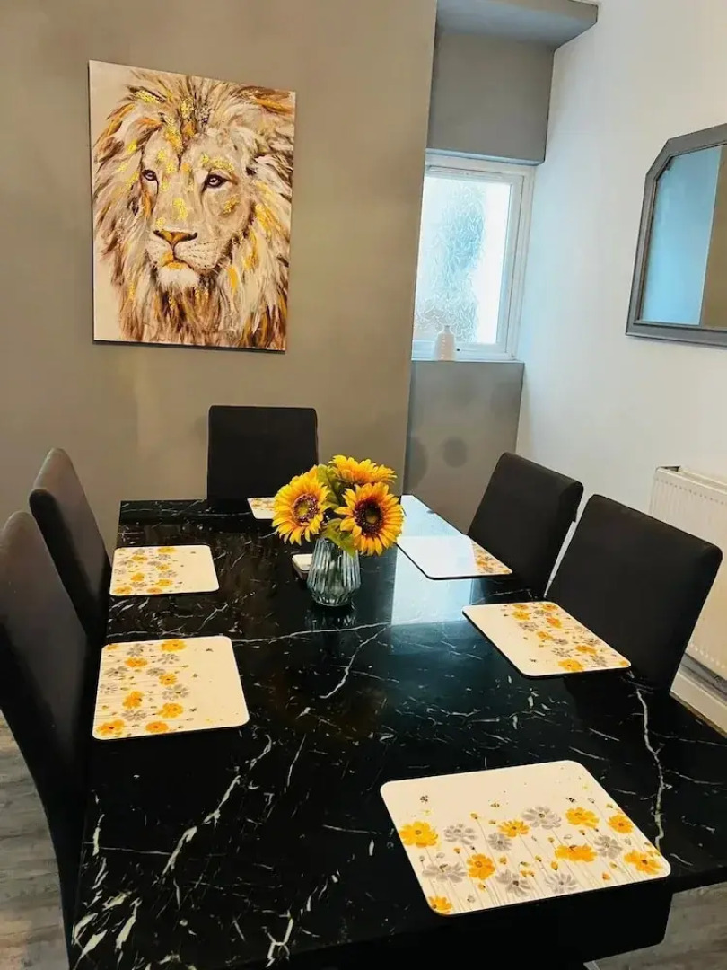 Stay in Comfort , Completely Renovated